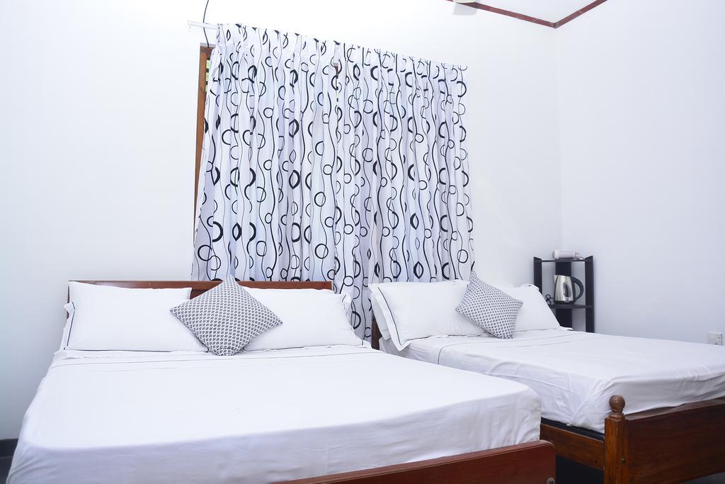 Livinginn Polonnaruwa Exteriör bild