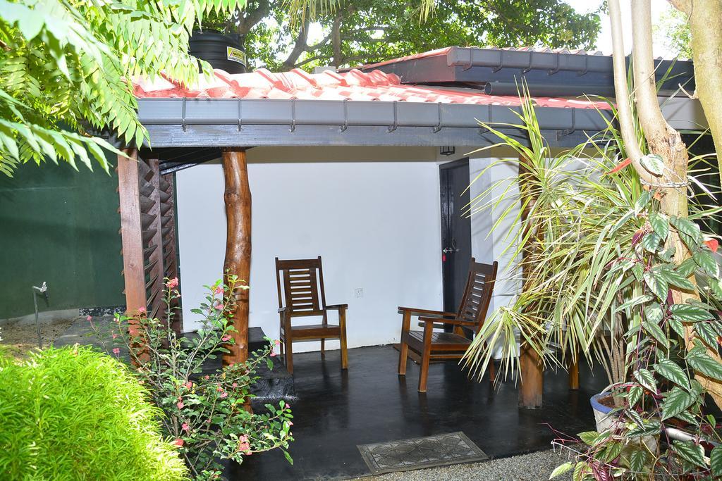 Livinginn Polonnaruwa Exteriör bild